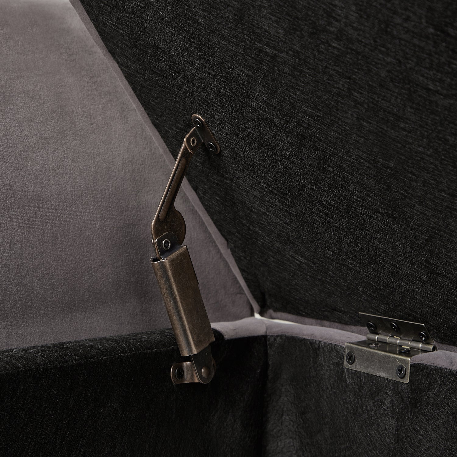 Pefelife 51.5-Inch Velvet Bed Bench with Storage, Elegant Design